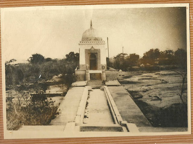 Bahadur Yar Jung - Tomb (2)